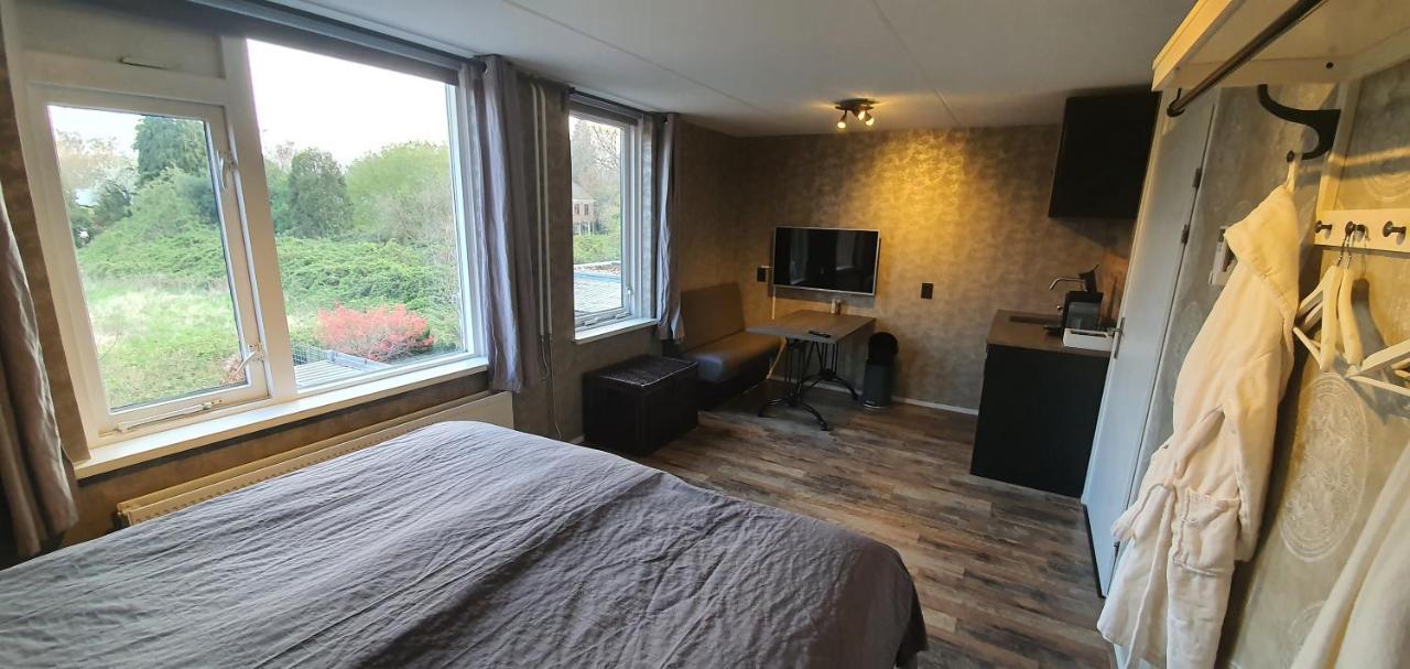 Bed & Budget Mackenzieplaats Bed and Breakfast Wilp Exterior foto